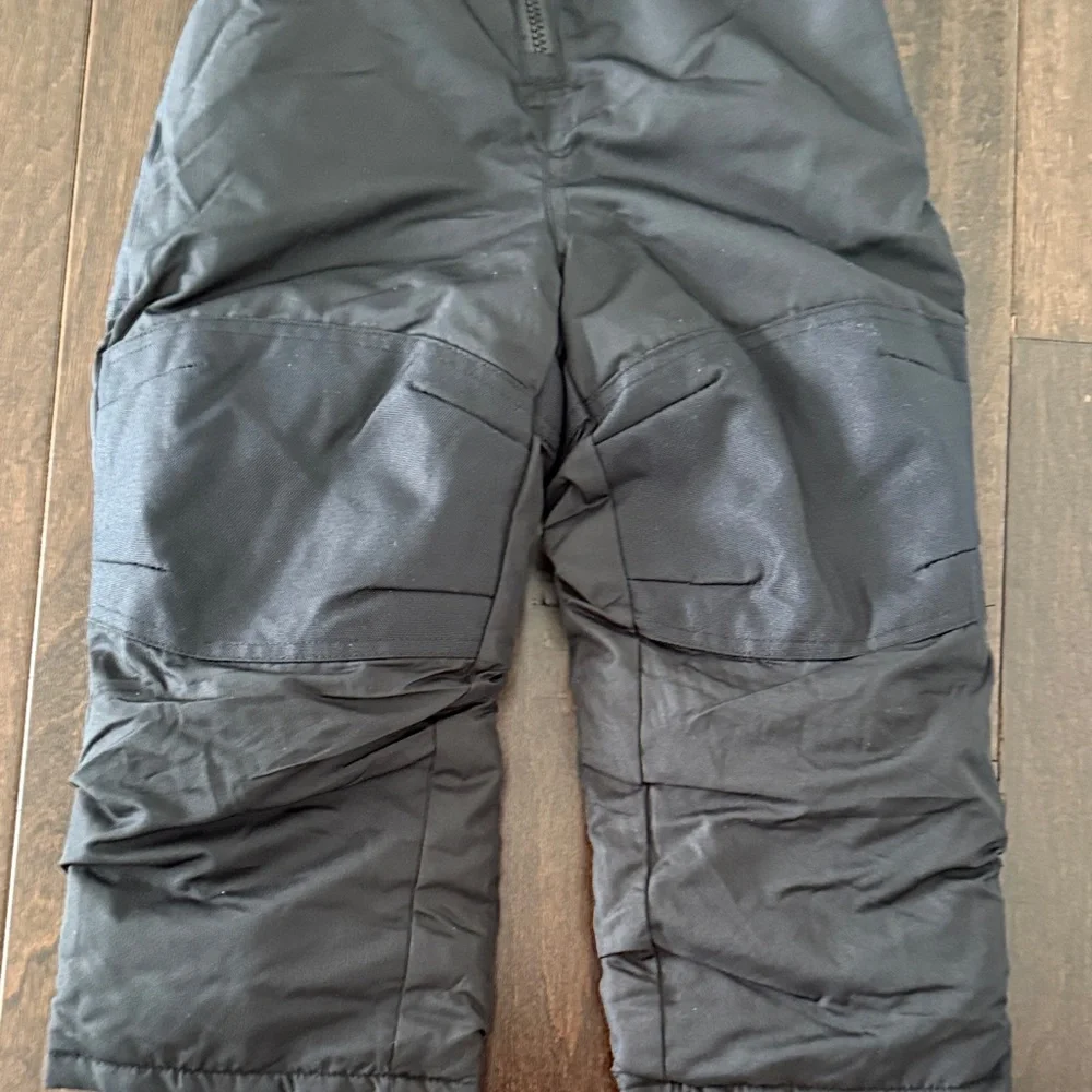Cat and Jack Gender Neutral Toddlers Black Snow Bib Pants!